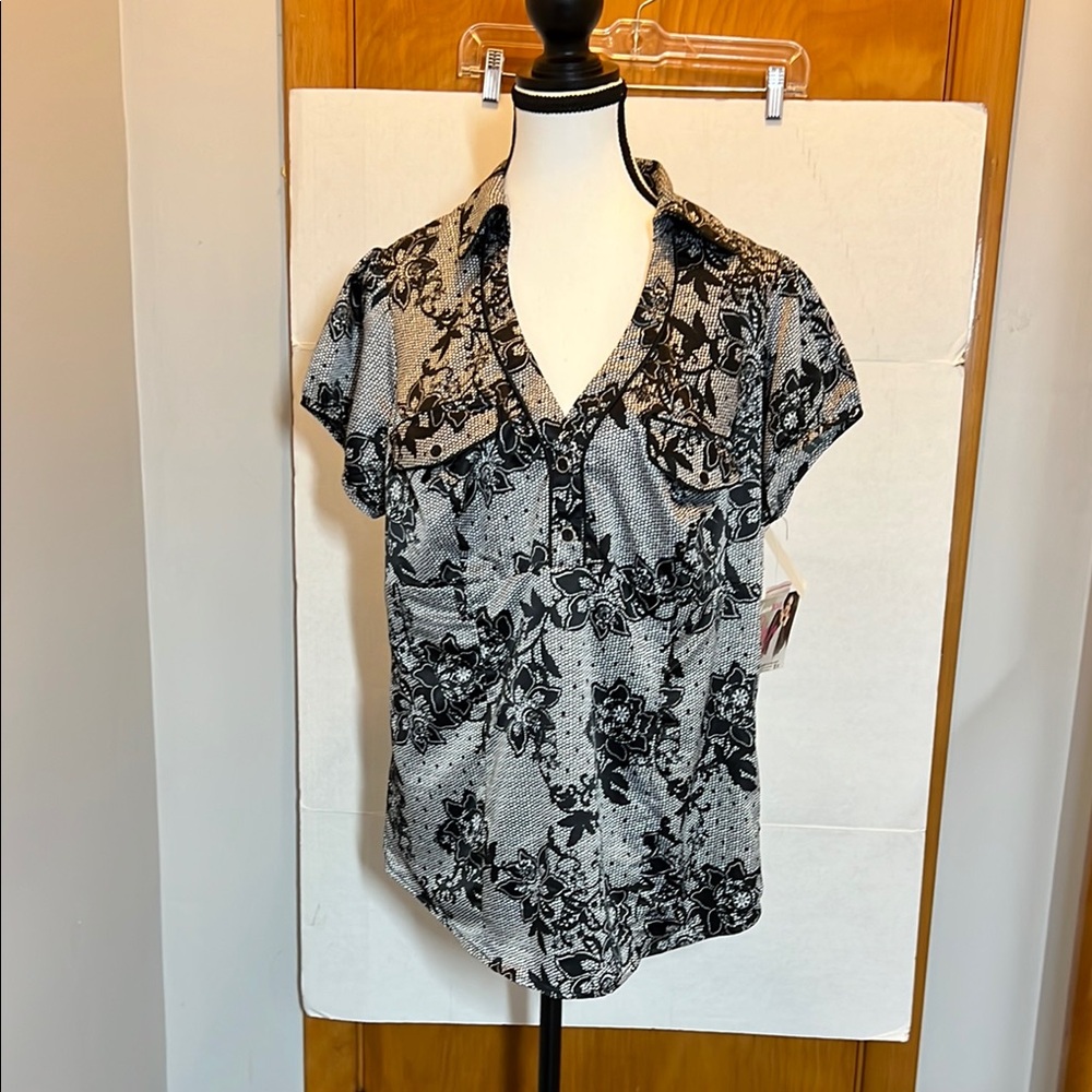 Heart Soul Floral Black and Gray Women's Top